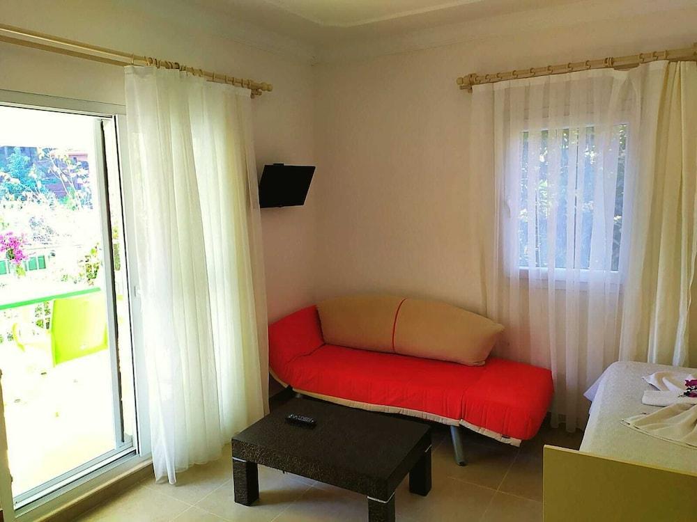 Bucak Apart Hotel Goecek & Beach Exterior photo